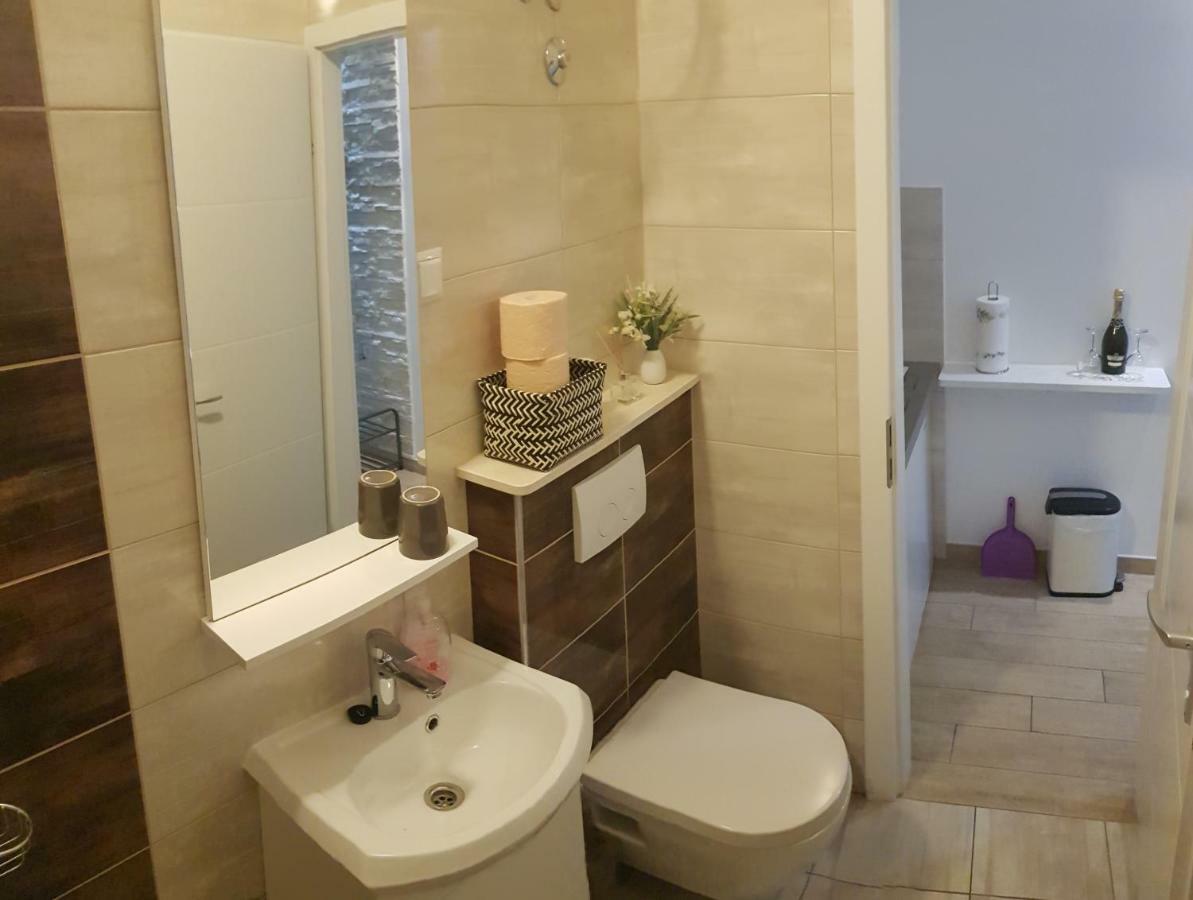 Kaštela Studio Apartment Legcevic מראה חיצוני תמונה