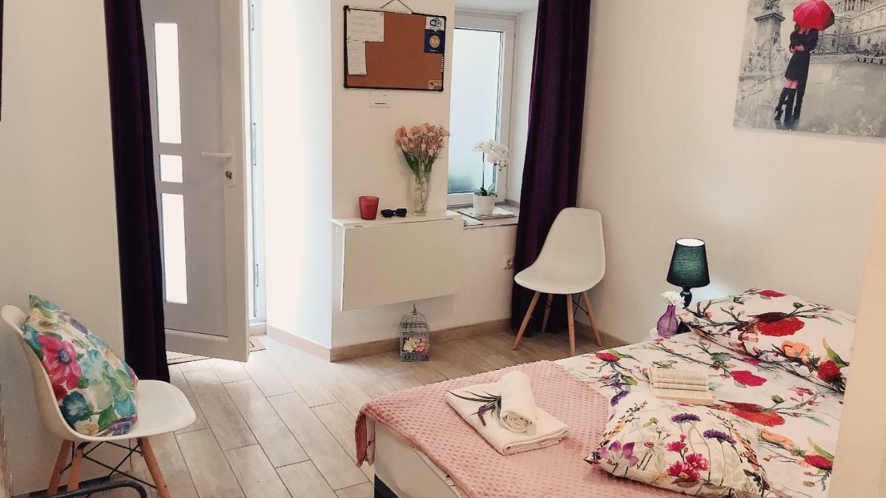 Kaštela Studio Apartment Legcevic מראה חיצוני תמונה