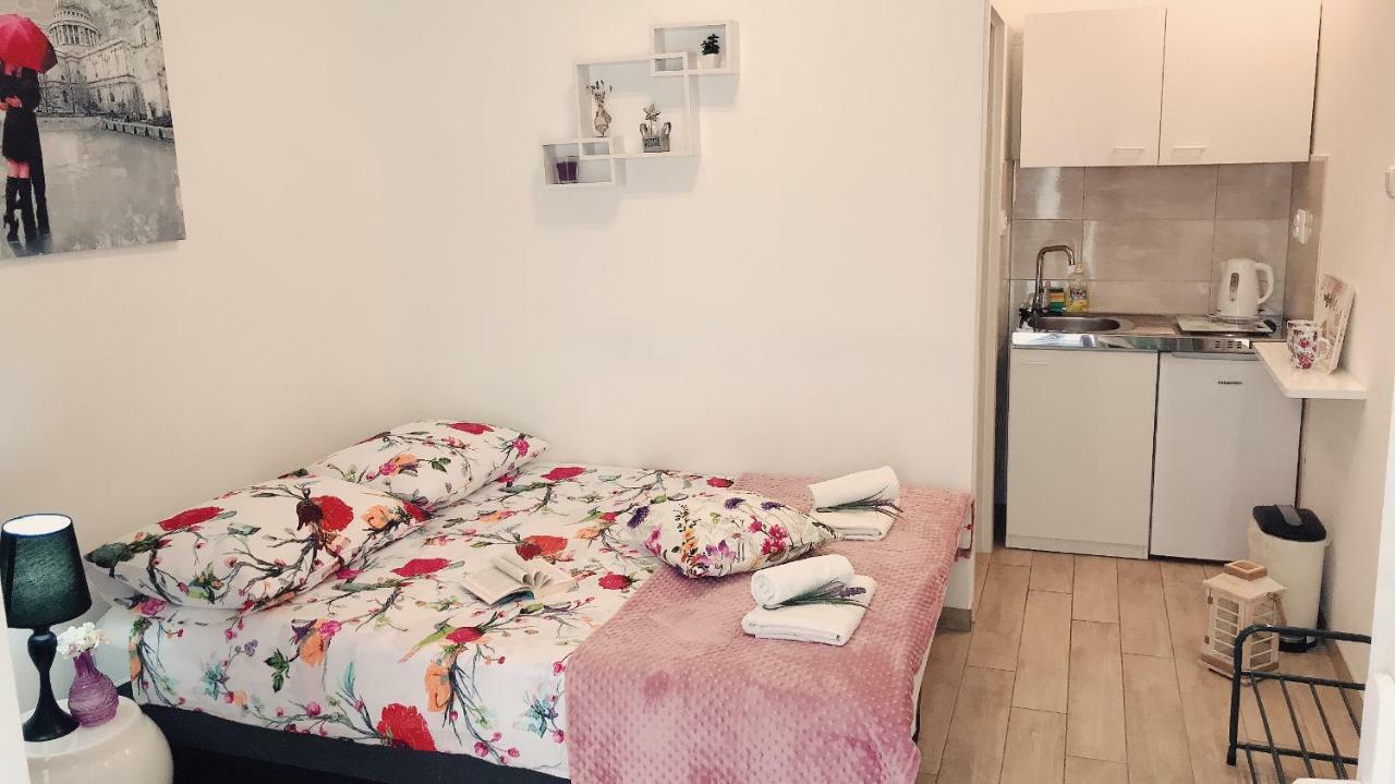 Kaštela Studio Apartment Legcevic מראה חיצוני תמונה