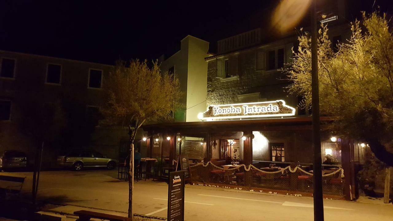 Kaštela Studio Apartment Legcevic מראה חיצוני תמונה